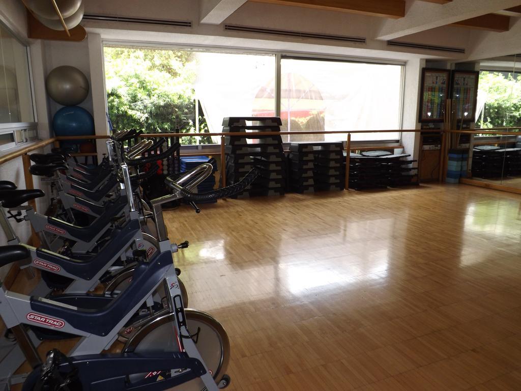 Royal Pedregal Hotel Mexico By Eksteriør billede The gym at the school