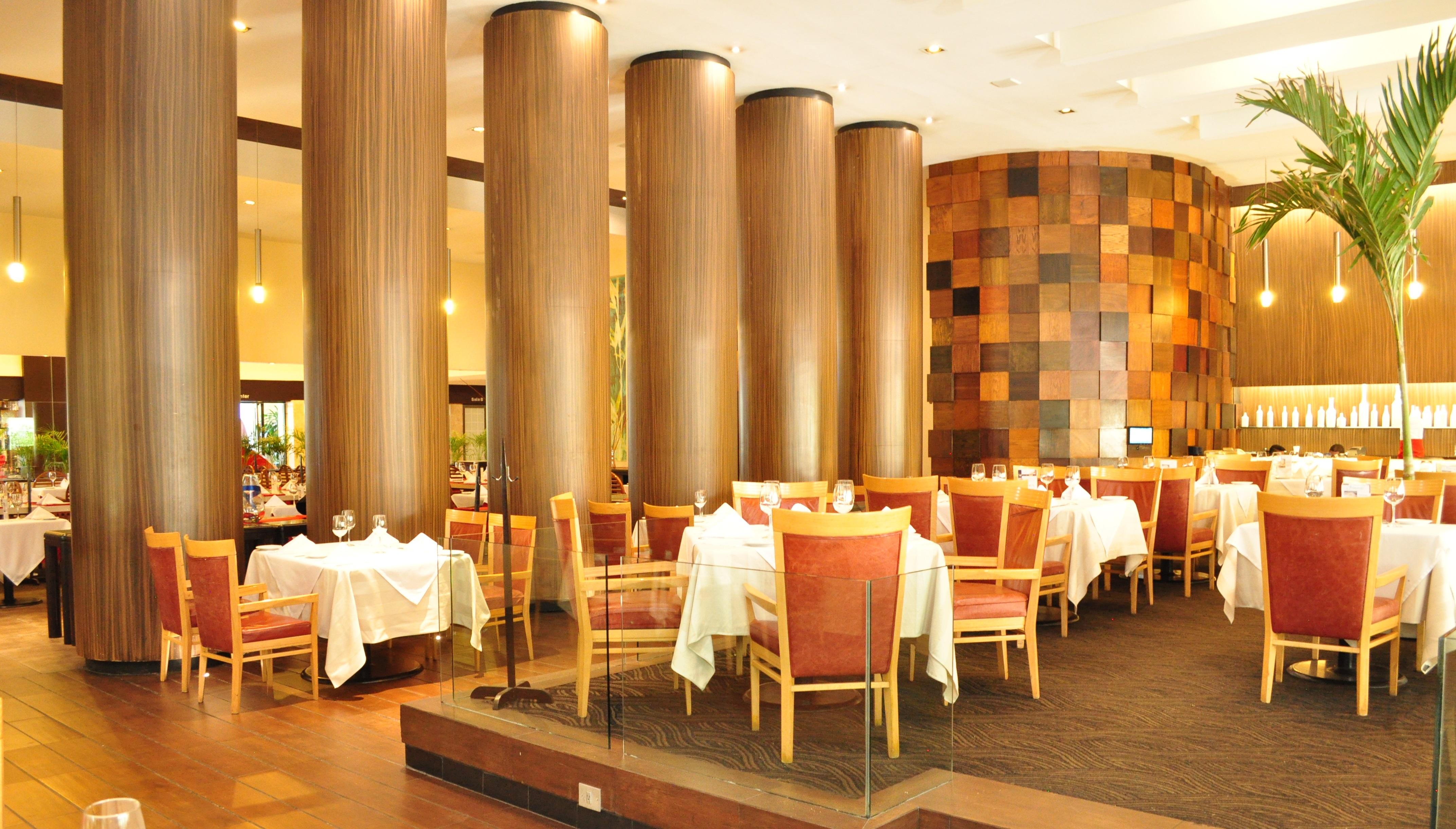 Royal Pedregal Hotel Mexico By Eksteriør billede Interior of the restaurant